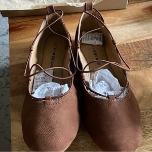 Lucky Brand Women's EAVIEE Toffee Lace-Up Ballet Flats